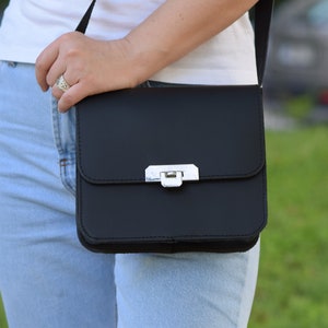 Umhängetasche aus Leder,Damentasche,Leder Umhängetasche,Geschenk für Sie,Ledertasche Damen,schwarze Ledertasche,Leder Umhängetasche
