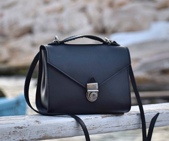 Borsa A Tracolla Donna Crossbody: Piccola, Compatta, In Pelle Sintetica, Con 2 Scomparti E Cinghia Regolabile