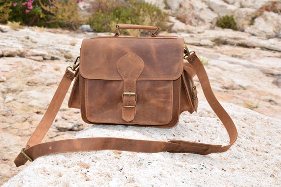 Tan leather camera bag deals