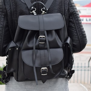 mochila de couro preta, mochila grande, mochila artesanal, bolsa de couro, mochila de couro, mochila feminina, presente para ela, bolsa de faculdade, feita à mão