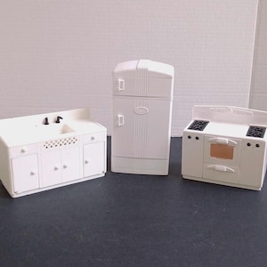 1950&#39;s Large Ideal Doll House Kitchen Set/Sink/Stove/Refrigerator