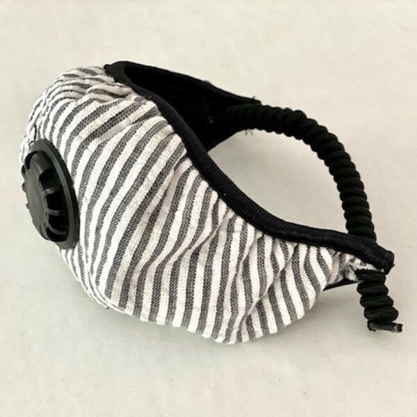 Anti-pollution filter mask:  Cotton seersucker with stretch trim, NO EAR LOOPS, adjustable curly coil back; medium size