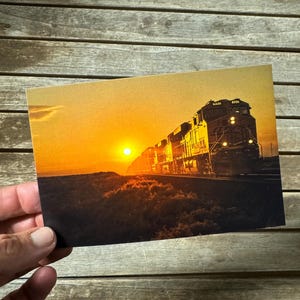 Fotografia di treni / Cartolina al tramonto / Scena di paesaggio del Montana / Appassionato di ferrovie / Decorazione della stanza del treno