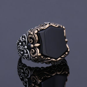 Mens Onyx Heraldic Statement Ring Silver Black Gemstone Shield Onix Band Vintage Protection Carved Cool Promise Authentic Brutalist Jewelry