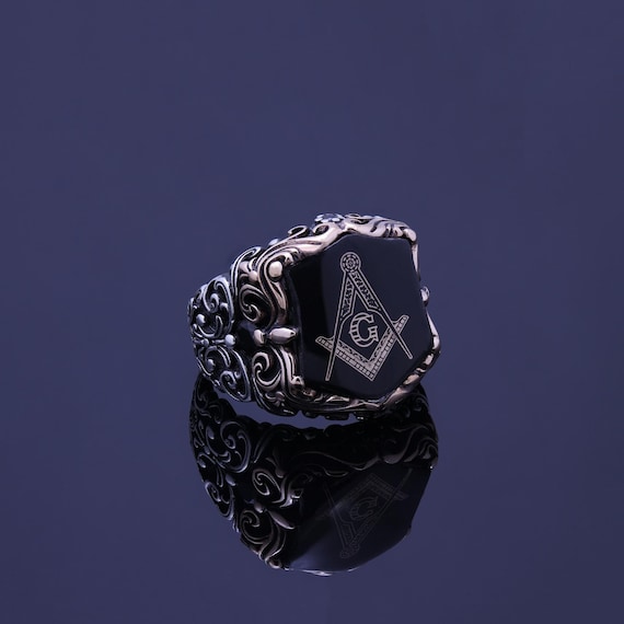 Mens Freemason Ring Personalized Square and Compass Masonic Ring Shield Letter G Jewelry Custom Silver Ring For Mason Design Crest Signet