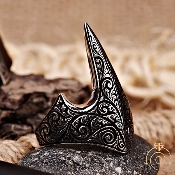 Anillo de pulgar para hombre, anillo vikingo negro de arquero, banda gótica de plata de ley grabada única, anillo medieval vintage, joyería de cóctel para caballeros.