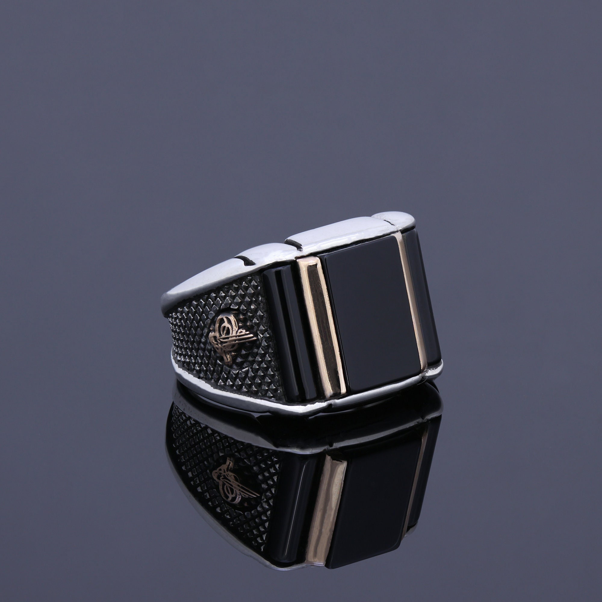 Oval Louis Vuitton logo replica signet ring | 3D Print Model