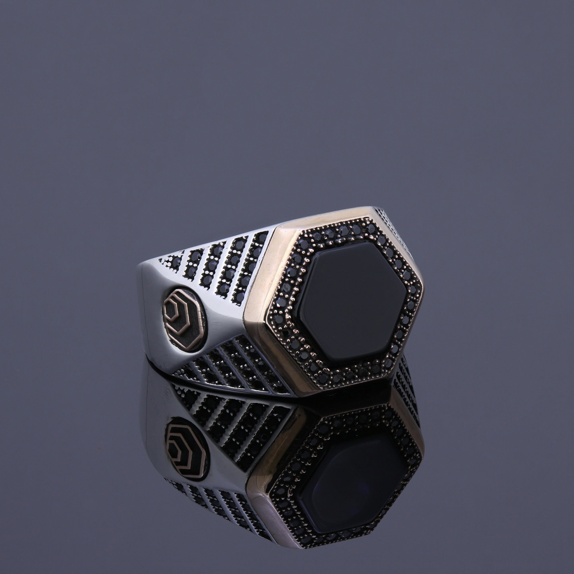 shake hands & hexagon ring all SV 10号 Sleek Hexagon Signet Ring - A Symbol of Strength & Style for