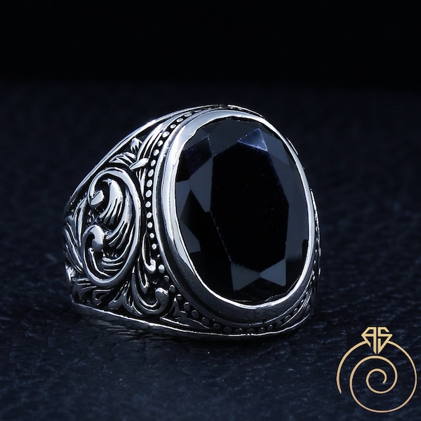 Men's Black Stone Ring, Silver Big Engagement Ring, Unique Carved Statement Ring, Alternative Manly Wedding Band, Vintage Gift For Him 925