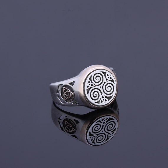 Anillo Triskelion Nudo celta Anillo de bodas Simbolo antiguo Hombres Nudo de la Trinidad Anillo de cruz celta Joyeria Anillo Triquetra Anillo de marineros Nudo Anillo personalizado Etsy Espana