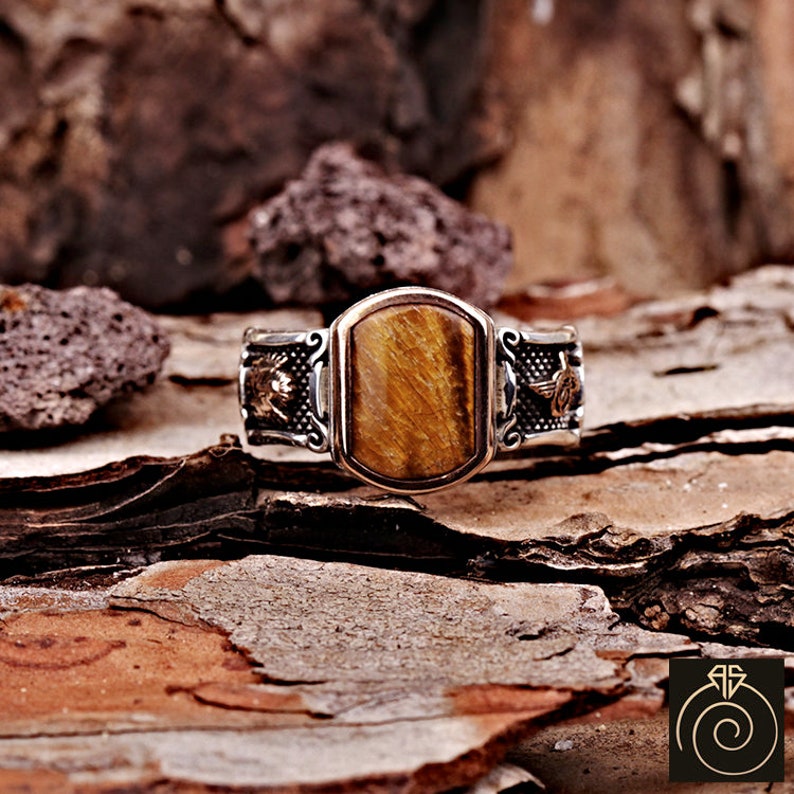 Vintage Sterling Silver Tiger Gemstone Wedding Band Men\u2019s Brown Tiger\u2019s Eye Statement Ring Customize Emblem Heraldic Vintage Jewelry Gift
