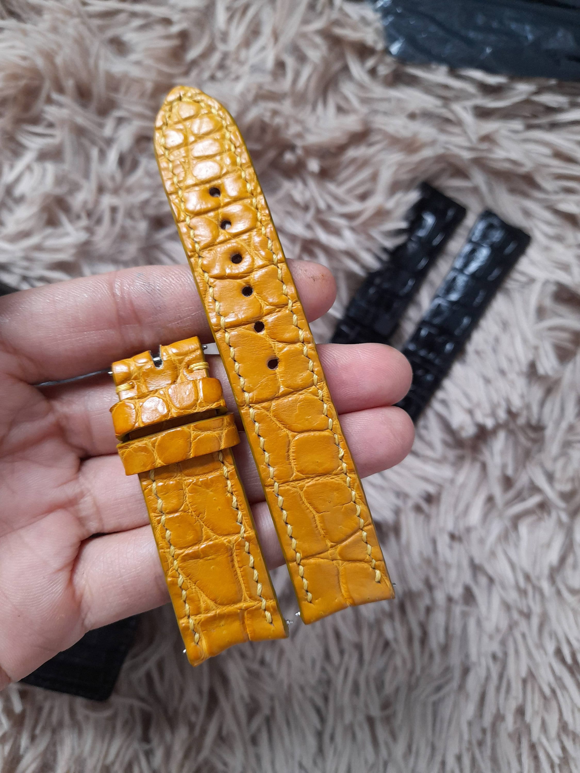 High end leather strap 18 19 20 22MM light yellow leather luxury watch chain soft and ultra-thin