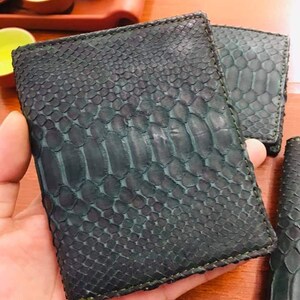 Handgjord plånbok i svart pytonläder