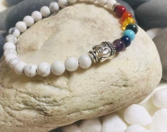 Chakra bracelet / in natural pearls howlite