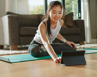 4 clases virtuales de yoga de 60 minutos cada una, individuales y privadas con un profesor de yoga certificado.