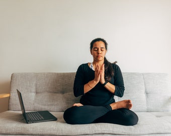 1 clase de yoga virtual de 60 min, individual y privada con profesor de yoga certificado