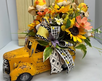 Bee truck decor, office decor, rustic centerpiece, everyday, AC Inspired Wreaths, home decor, farmhouse, Mother’s Day, gift idea