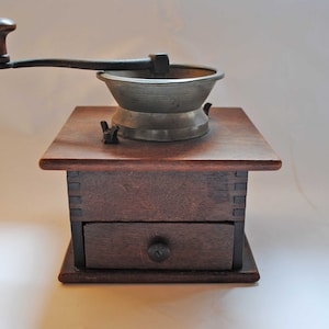 Antique Cast Iron Coffee Grinder, Dovetailed Wooden Base, Coffee Mill, Manual Coffee Grinder