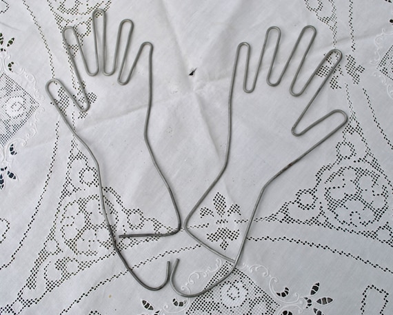 Antique 1900s  Pair Of Bent Wire Mitten Glove Stretcher - Form Shaper Hanger Stretchers
