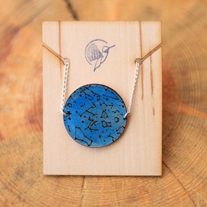 El collar colgante Circle de la colección Blue Star. Collar de constelación. Collar de estrellas y planetas. Collar de astrología. Collar de cuero.