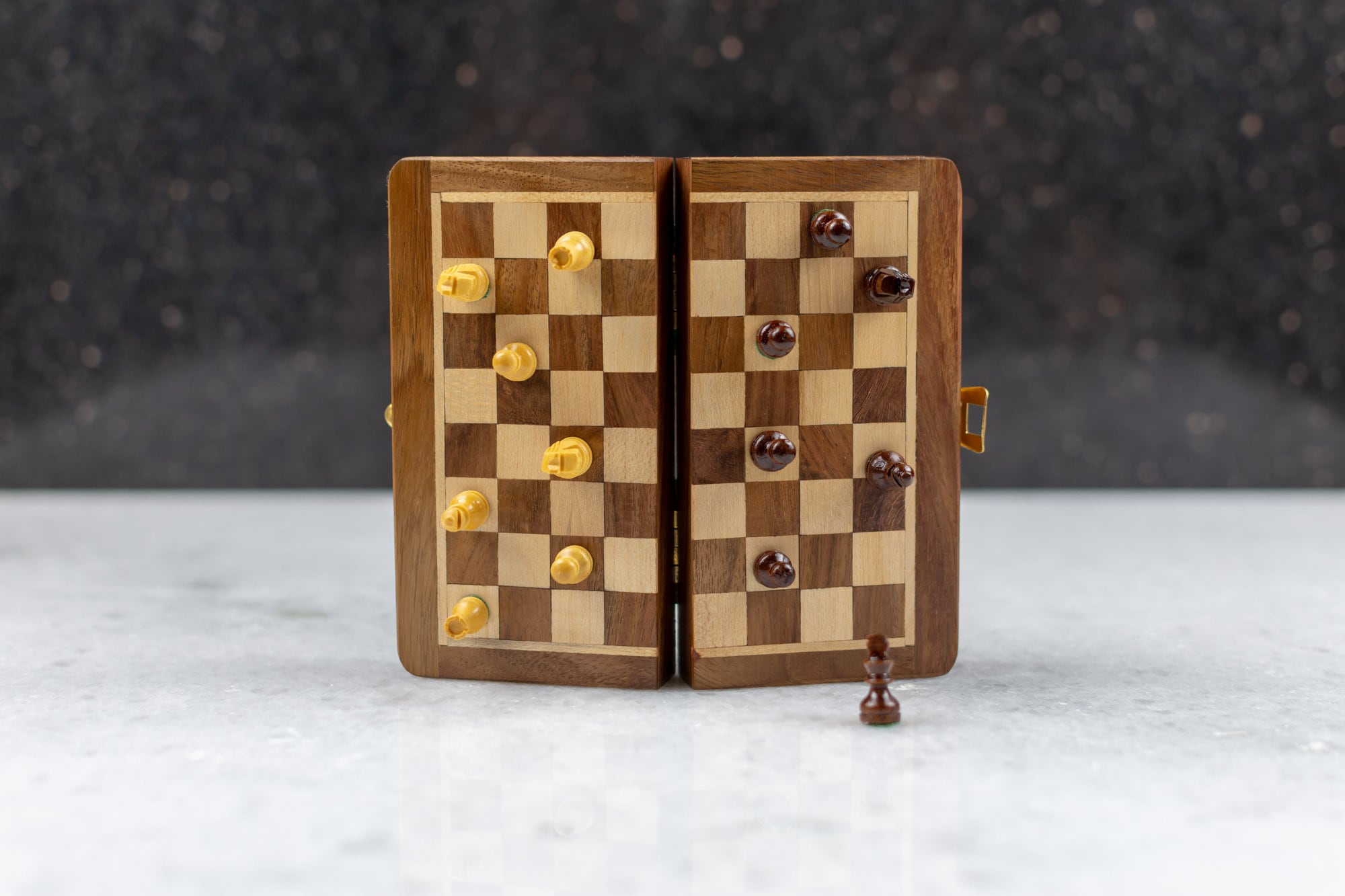 Boîte de jeu d'échecs magnétique faite main | Coffret d'échecs en bois mini | Cadeaux