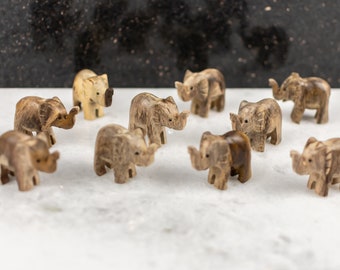 Juguete animal elefante de madera hecho a mano / decorativos y juguetes de madera