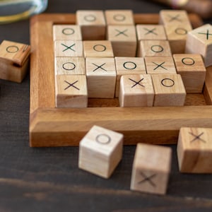 Houten Tic tac teen Game Box | Handgemaakte noughts en kruisen - Xs en Os