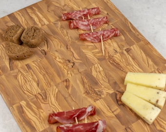 Grote handgemaakte serveer- en snijplank | Uniek MadeOfOliveHout ontwerp
