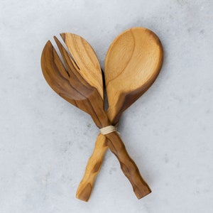 Unique Salad Servers Made Of Olive Wood in Modern Design with Natural Color Patterns | Unique Kitchen utensils