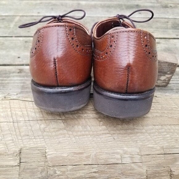 Vintage 70s Brown Leather Wingtip Brogue Vibram Sole Lace-up  display picture 1