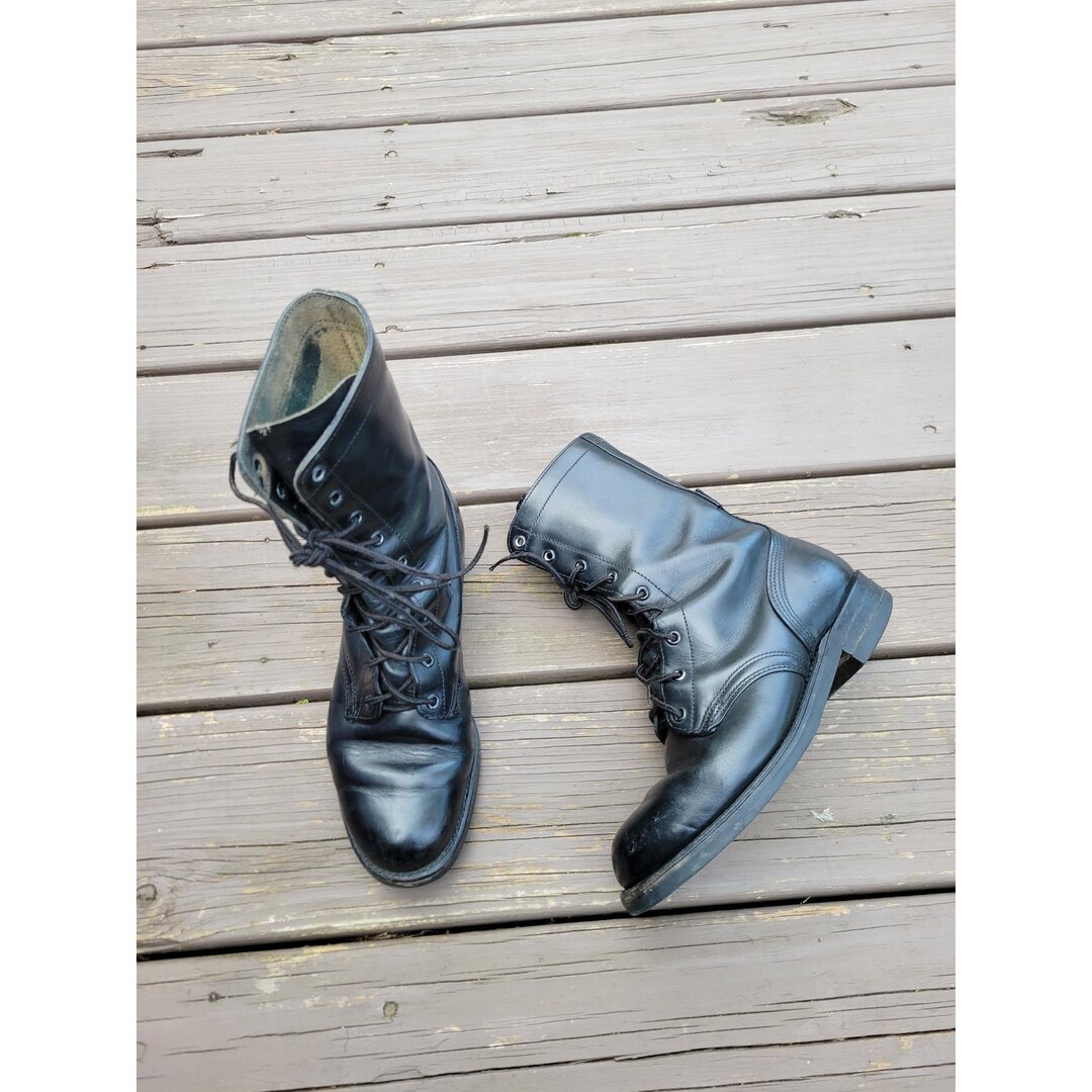 Military Issue Combat Boots Black Leather Vintage 1976  display picture 2