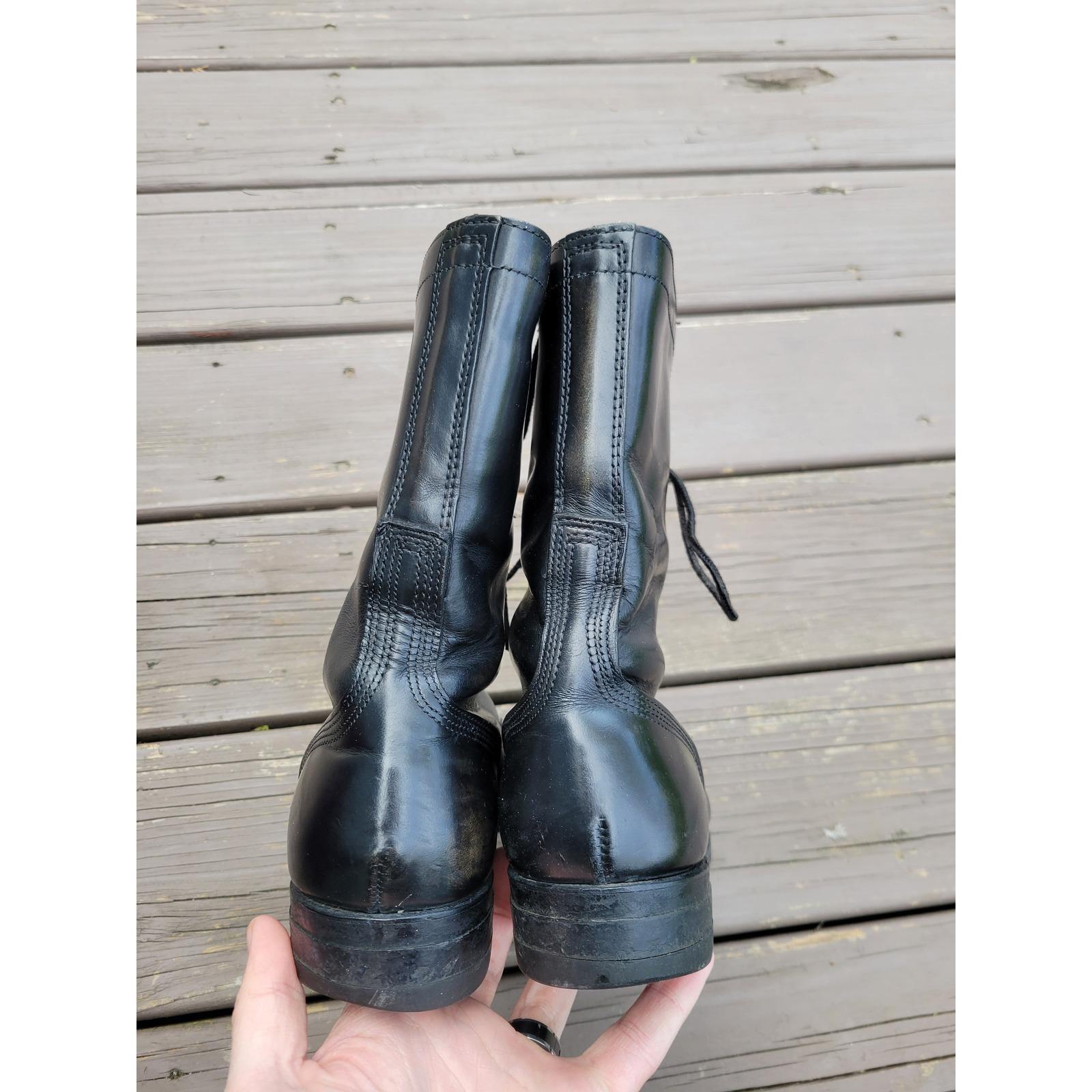 Military Issue Combat Boots Black Leather Vintage 1976  display picture 1