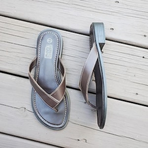 Vintage 90s y2k Brown Leather Strappy Chunky Heel Flip Flop Thong Sandals 6.5