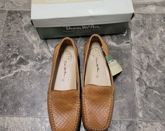 Vintage 90s y2k Thom McAn Camel Leather Square Moc Toe Basket Weave Loafers 
