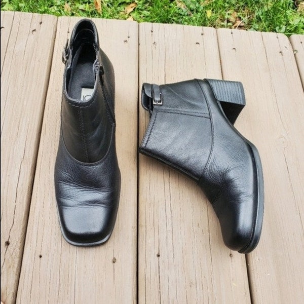 Vintage 90s y2k Square Toe Chunky Heel Black Leather Heeled Ankle Boots Booties