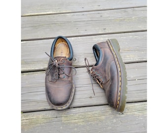 Dr. Martens 8053 Oxford Braun Leder Made in England Gepolstertes Halsband UK 4