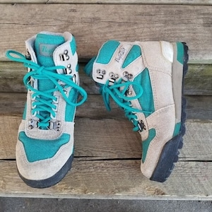 Vintage 80s Retro Vasque Clarion '88 Taupe Turquoise Suede Leather Hiking Boots