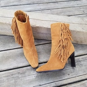 Vintage 90s y2k Camel Tan Suede Leather Fringe Western Cowgirl Boho Bratz Boots Size Woman&#39;s 7