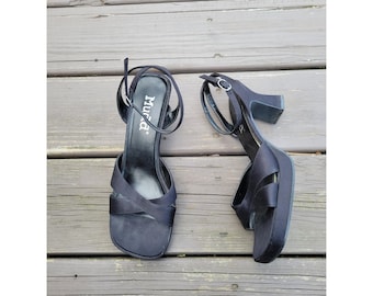 Vintage 90er Jahre y2k Bratz Schlamm Plateau Sandalen Schwarz Satin Karree Zehenfessel Riemen