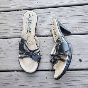 Mudd slip on sandals discount