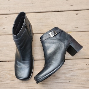 vintage 90s y2k Square Toe Chunky Heel Black Leather Heeled Ankle Boots Booties
