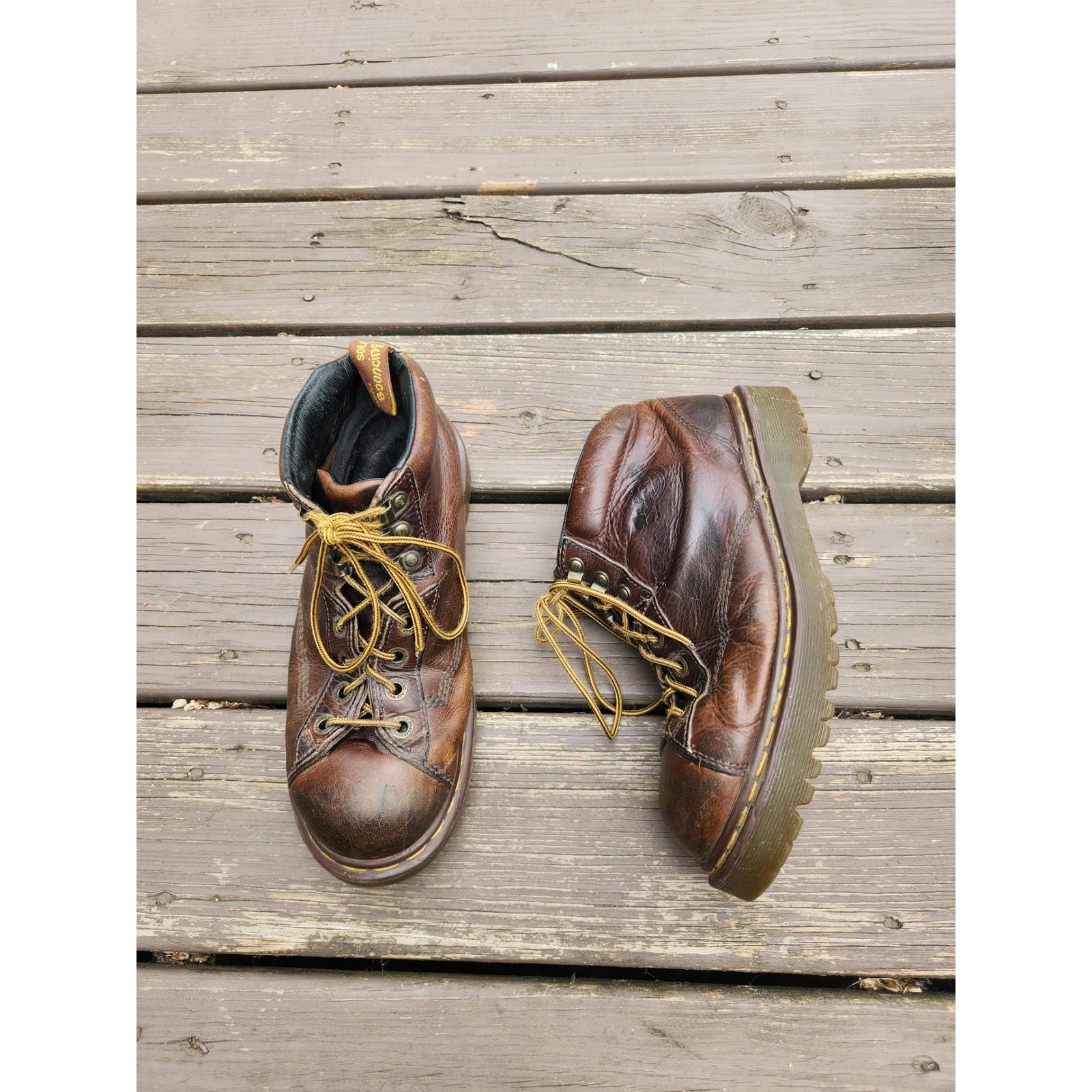 Dr. Martens 8287 Boots Brown Leather Made in England Lace up  display picture 1