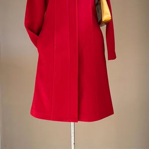 Rode wollen trenchcoat uit de jaren 80: dubbele ritssluiting aan de voorkant, petite XS-S