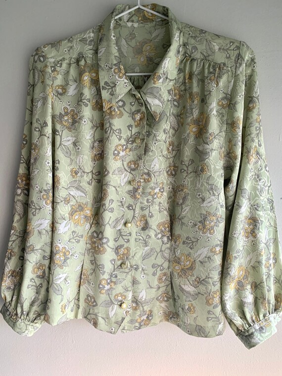 80s 90s Aesthetic Floral Blouse Shirt in Light Gr… - image 7