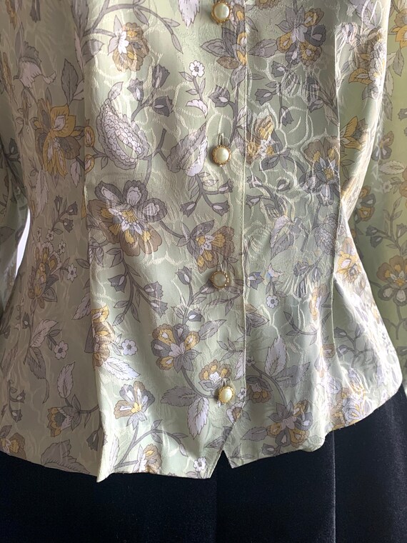 80s 90s Aesthetic Floral Blouse Shirt in Light Gr… - image 4