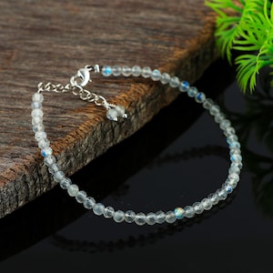 Natural White Moonstone Bracelet for Women ,Healing Gemstone Jewelry, Handmade Spiritual Gift, Boho Chic, Adjustable Beaded Bracelet