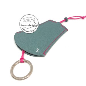 BELL KEY RING in hand-stitched leather with saddle stitch 2 Bleu lagon & rose