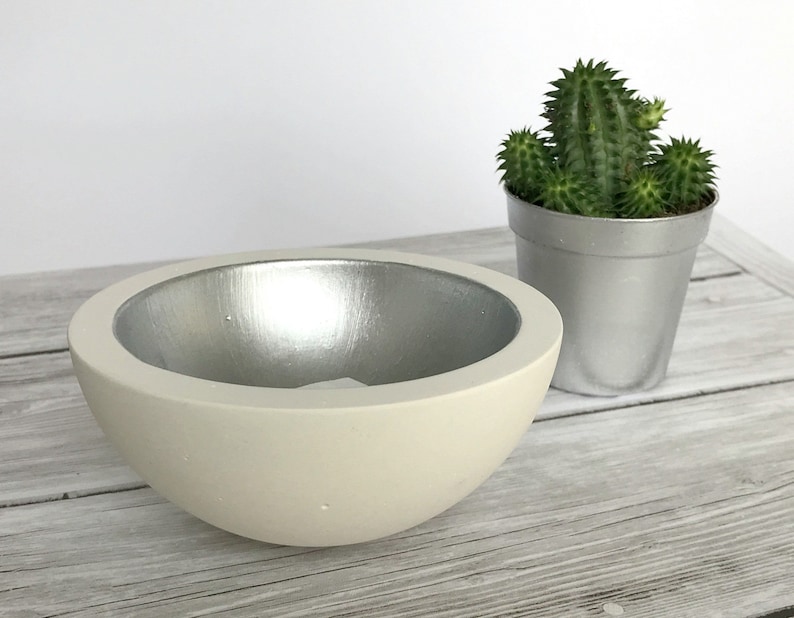 Housewarming gift Plaster bowl for small accessories White plaster jewelry holder Decorative tray Candle holder Small present Handmade