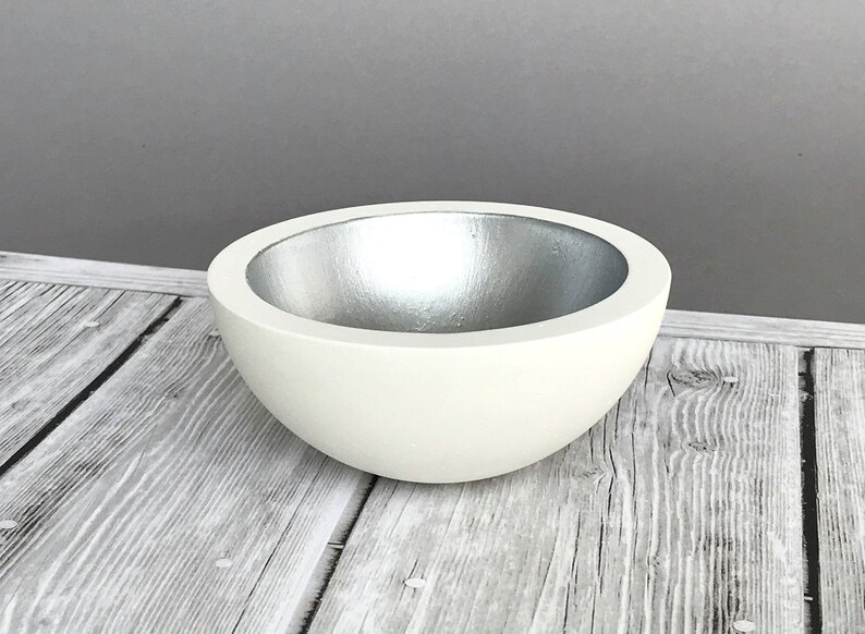 Housewarming gift Plaster bowl for small accessories White plaster jewelry holder Decorative tray Candle holder Small present Handmade