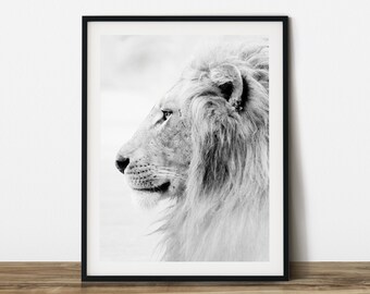 Lion Portrait Photography: Black and White Animal Print (Digital Download)